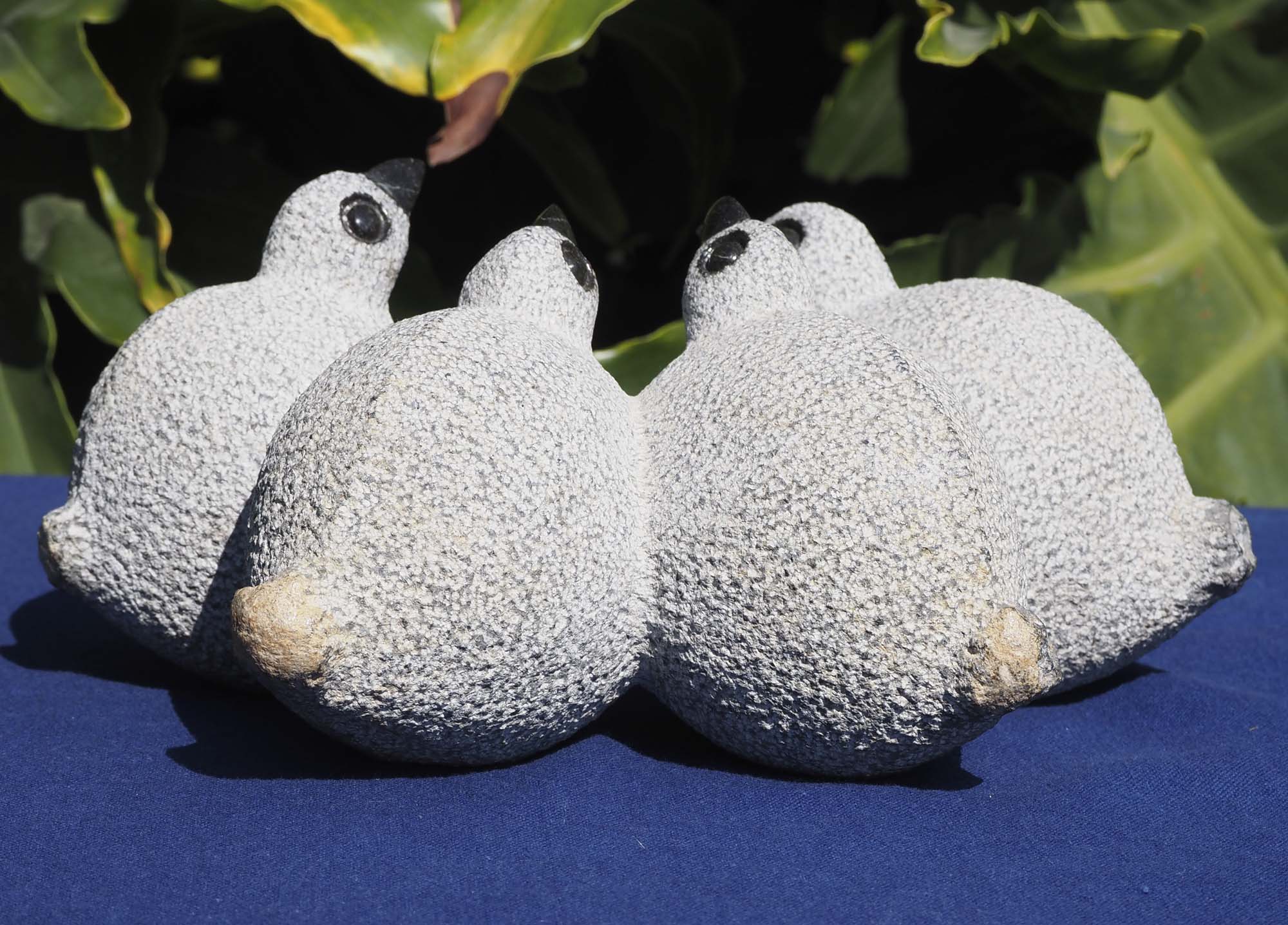 stone sculpture carving small birds - Quails by Royal Katiyo - back