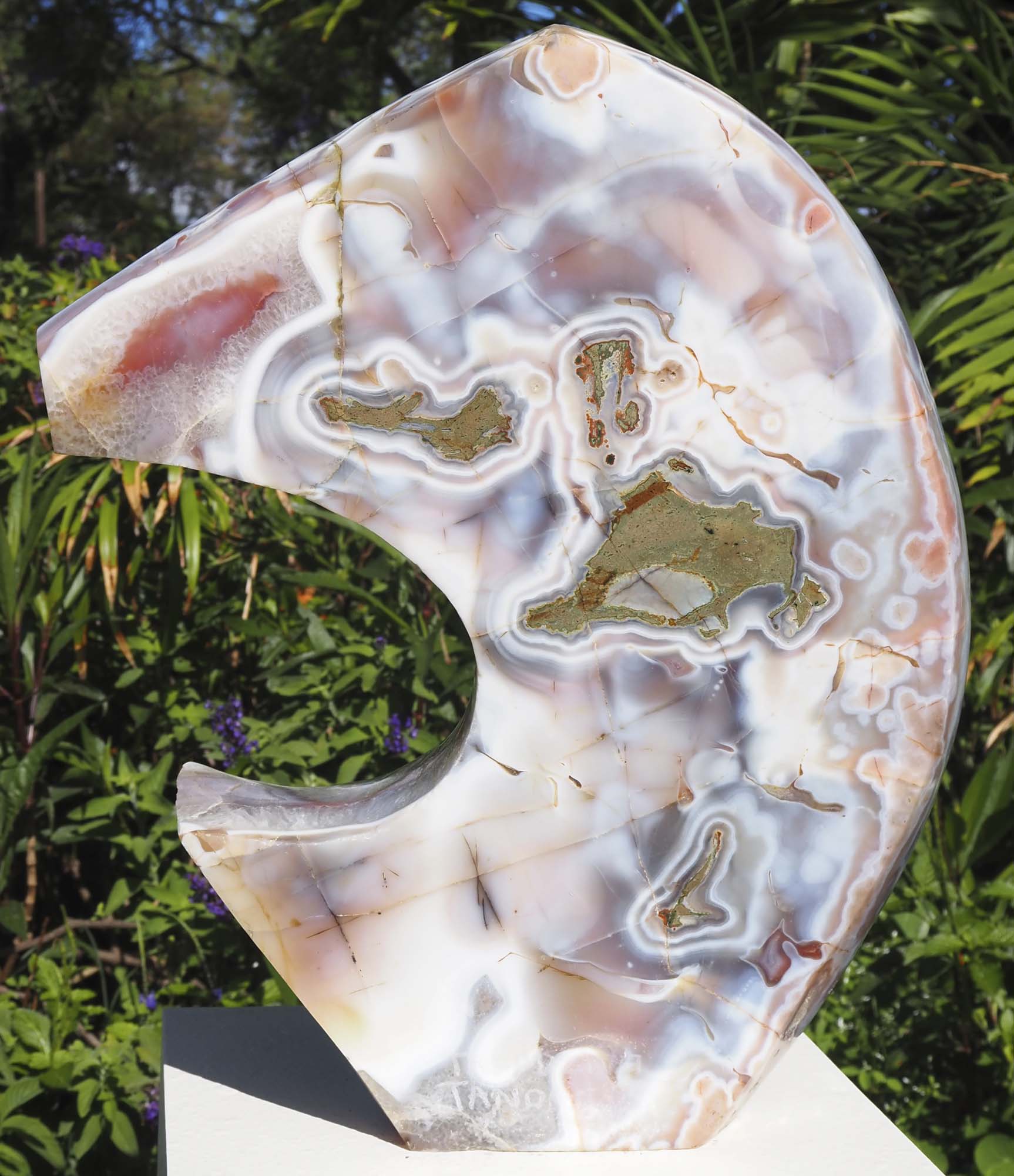 Agate contemporary Shona sculpture - Happy Anniversary by Tafadzwa Tandi - back