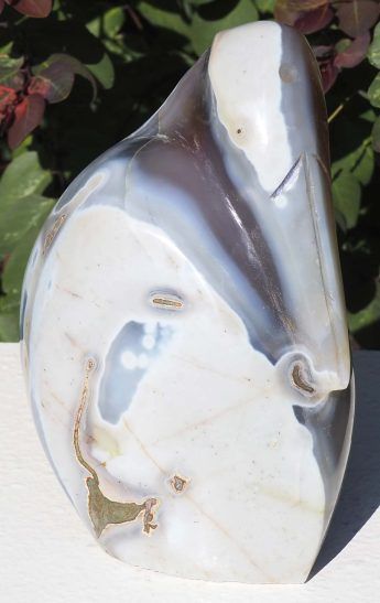 Agate stone bird sculpture - Looking After Myself by Tago Tazvitya - main image