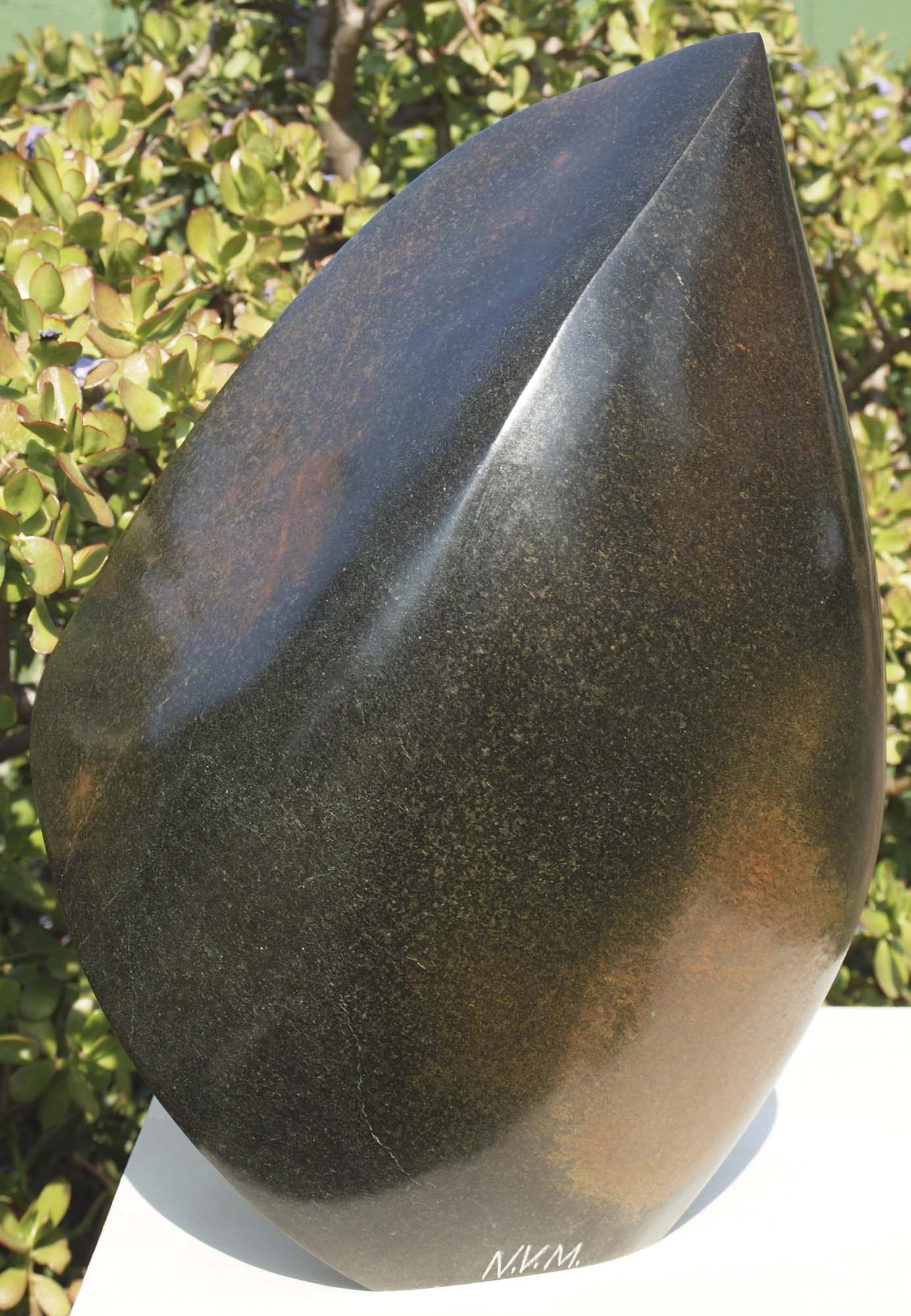Abstract bird Zimbabwe stone sculpture - Listening Birds by Nesbert Mukomberanwa - back