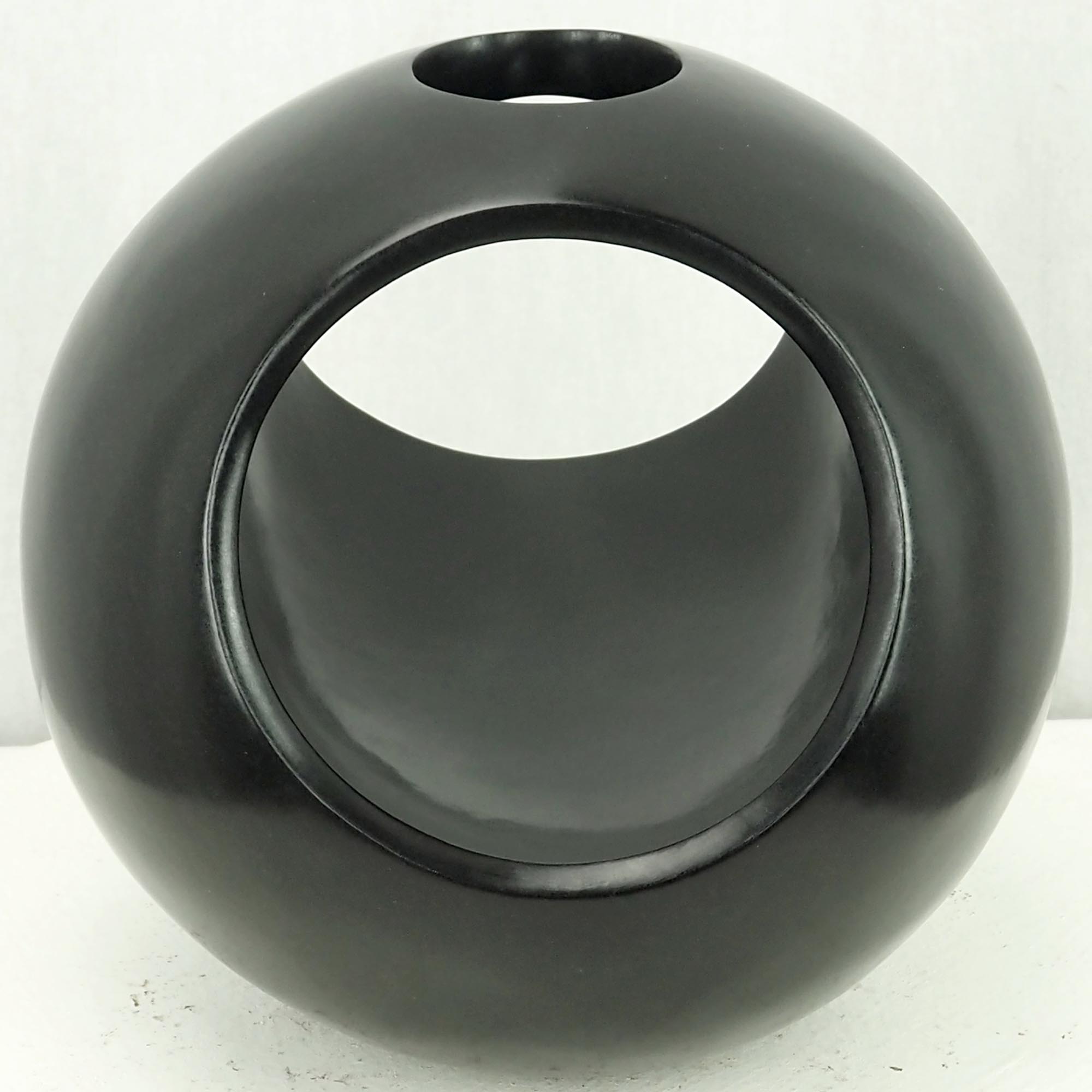 Round sculpture lovers sphere circle art - Hugging by Nesbert Mukomberanwa - image 2